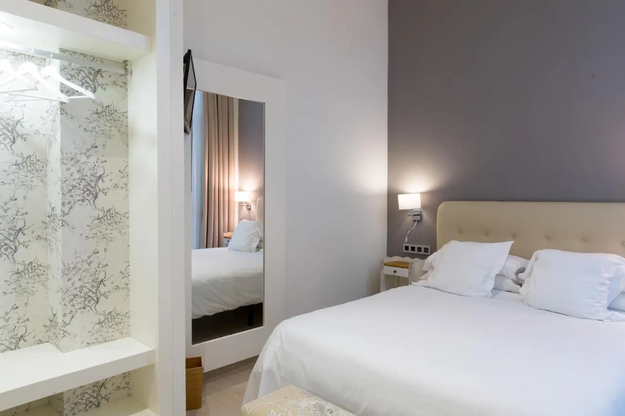 Welldone Cathedral Suites Seville Apartment