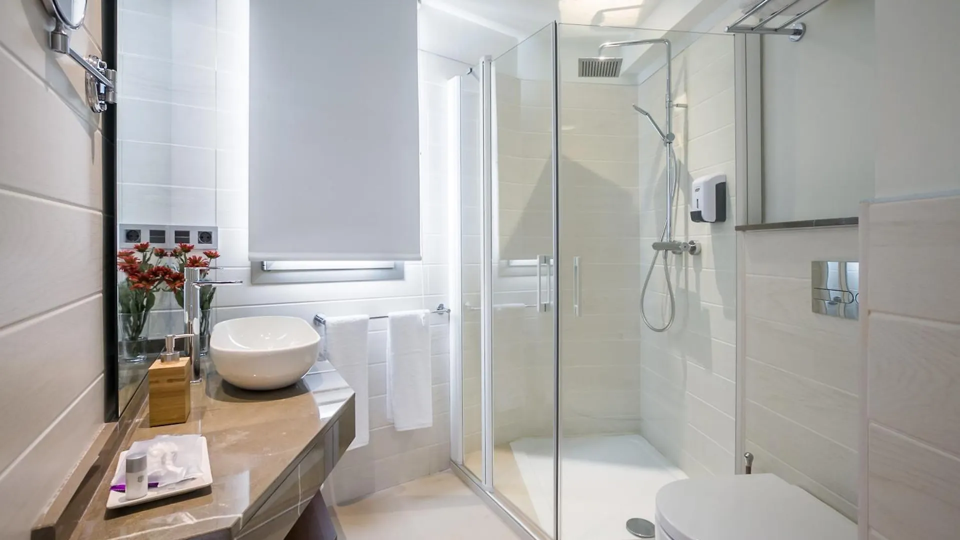 Welldone Cathedral Suites Seville Apartment