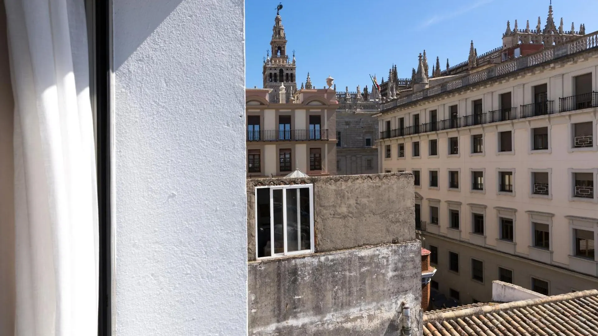 Welldone Cathedral Suites Seville Spain